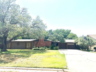 1111 Holliday St, Plainview, TX, 79072