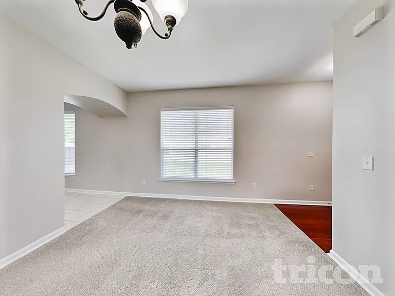 272 Silver Glen Ave — Photo 5
