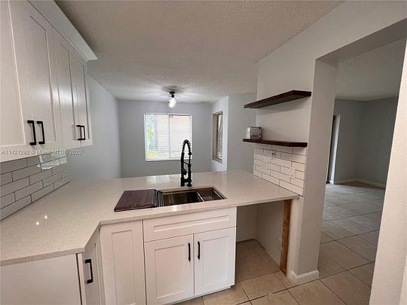 5th image of 1174 Coral Club Dr #1174