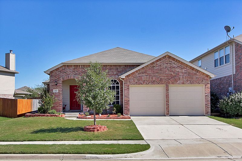 1st image of 1032 Albatross Ln