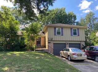 9124 Antioch Rd, Overland Park, KS 66212