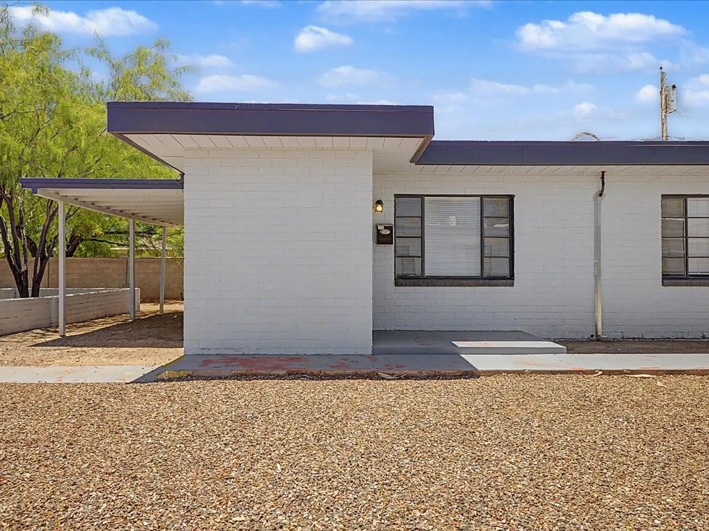 Cozy & Modern 2-Bedroom Home — Photo 2