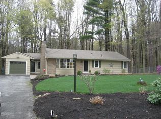 27 Whittemore Rd, Sturbridge, MA 01566