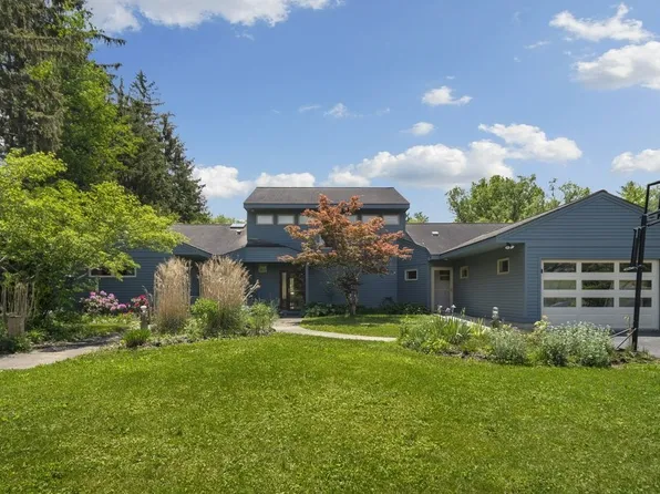 11 Spruce Ln, Ithaca, NY 14850