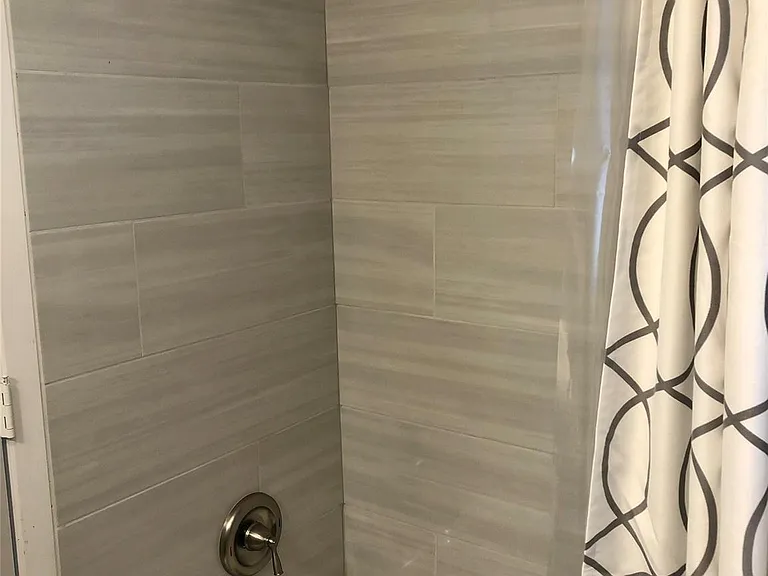 1003 Shadow Mountain Dr — Photo 30