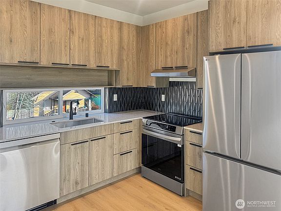 5th image of 4215 S Findlay Street