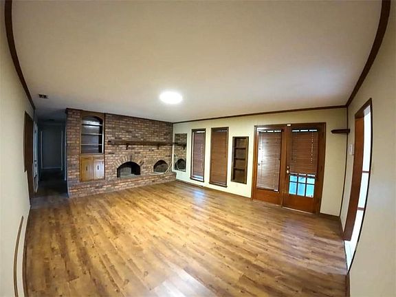 5th image of 6413 Gaslight Ln N