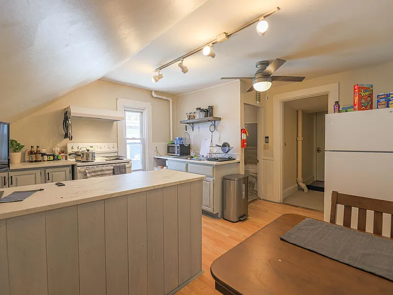 71 Sheridan St #3 — Photo 9