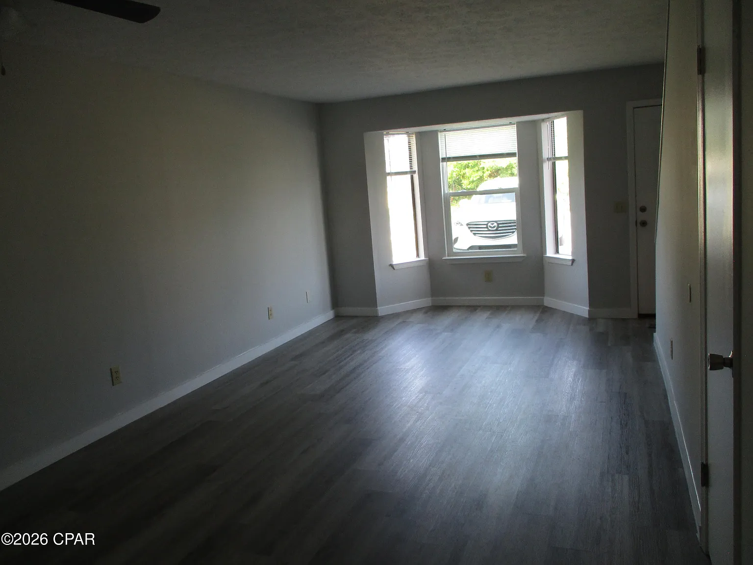 2 bed, 1.5 bath, 988 sqft, $1,200 — Photo 1