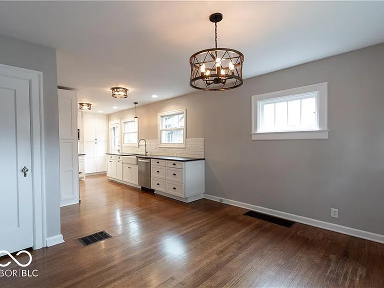5630 N Delaware St — Photo 11