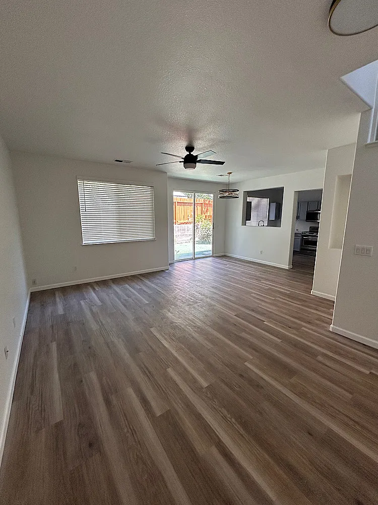 3 bed, 2.5 bath, 1592 sqft, $2,700 — Photo 3