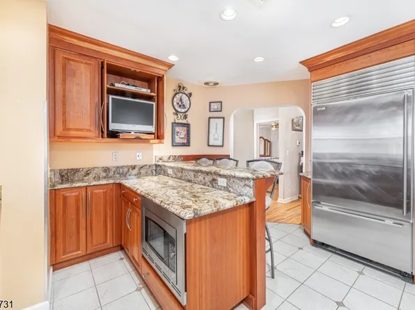 1094 Mcbride Ave, Woodland Park, NJ 07424