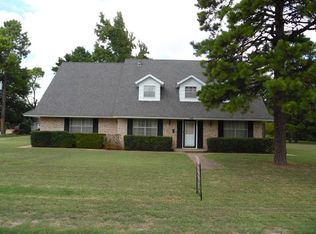 1106 E Chickasaw St, Wynnewood, OK 73098