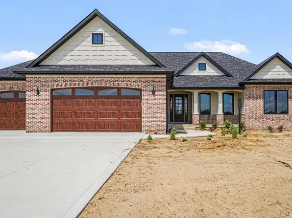 10193 Steinbeck Dr, Granger, IN 46530