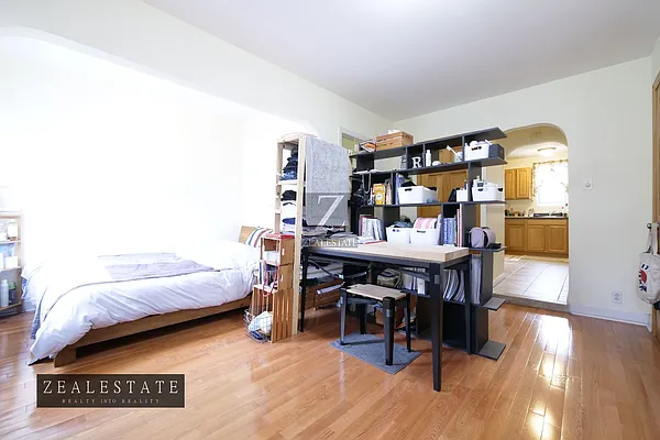 Rented by ZealEstate Group Inc | media 42