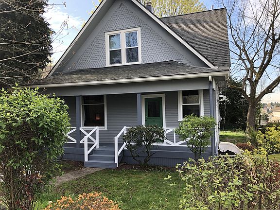 2nd image of 331 NE Longwood Pl
