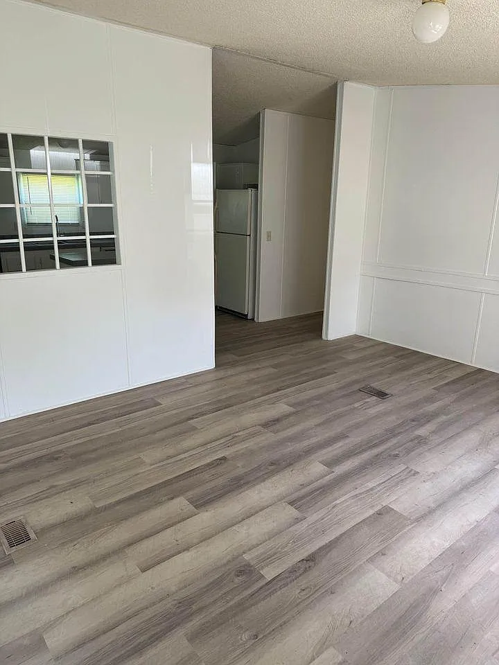 4 bed, 1960 sqft, $2,150 — Photo 2