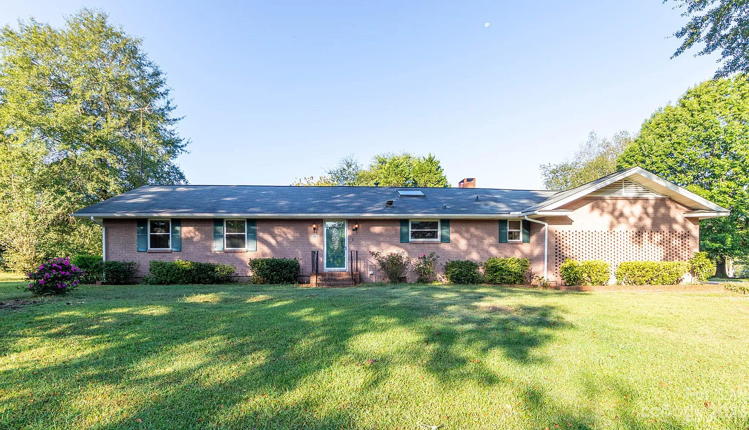 1063 Willow Ridge Ln photo 1