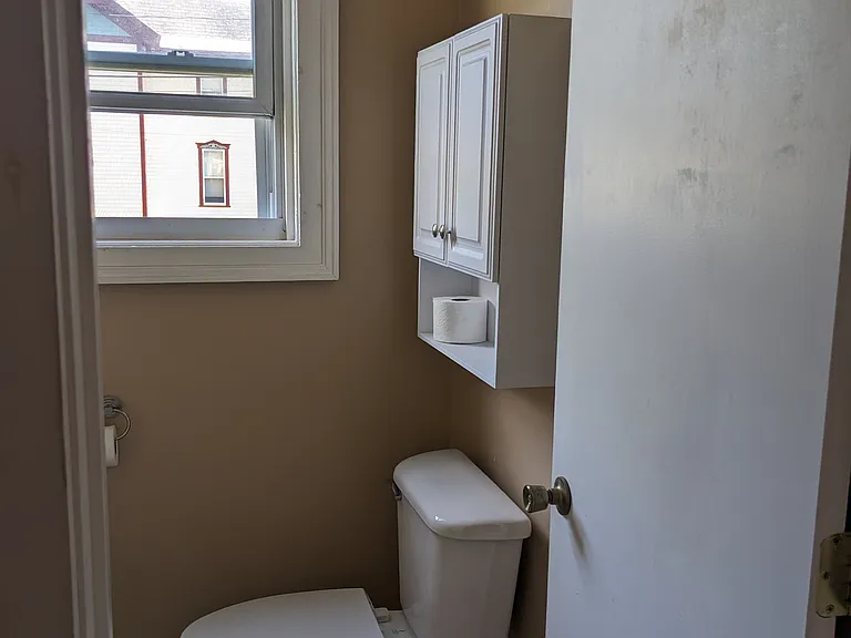 203 Bay St #B — Photo 9