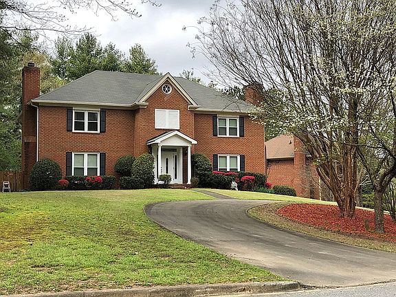 Circular driveway in front