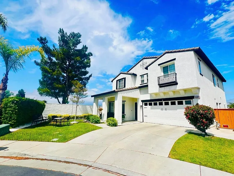 Gardenvail Dr — Photo 1