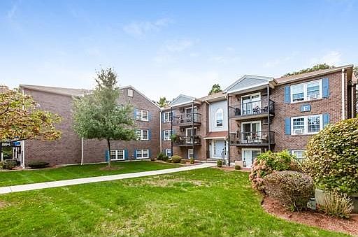 3rd image of 610 S Franklin St APT F202