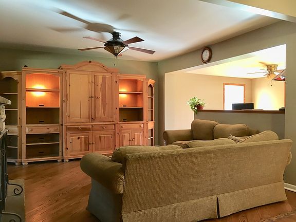 2nd image of 103 W Berkshire Ln