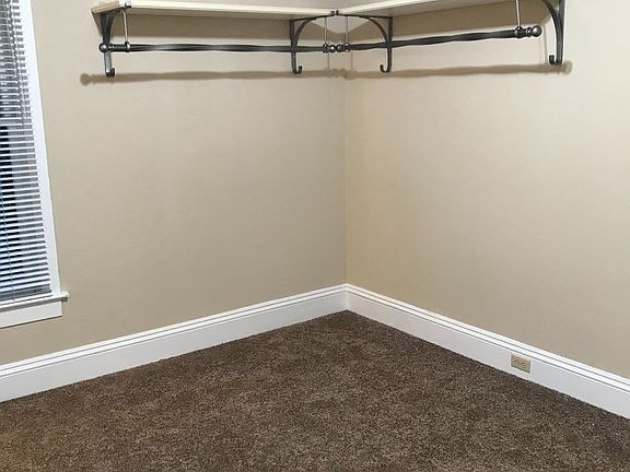 4th image of 807 S Lincoln Pl #1