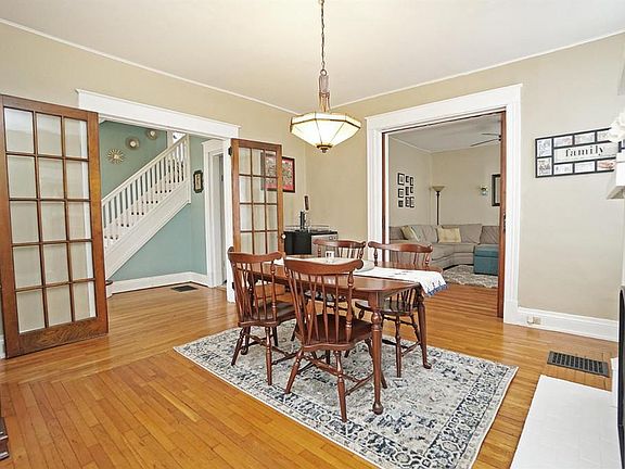 5th image of 3832 Burwood Ave