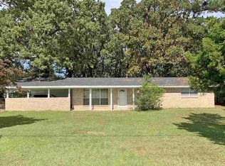 104 Sheridan St, Hooks, TX 75561