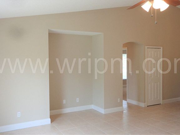 4th image of 2461 SW Waikiki St