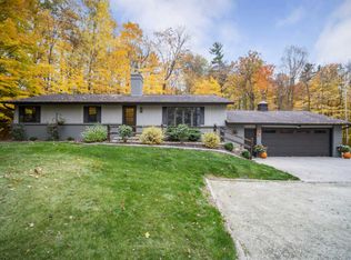 11520 Hillside Dr, Reedsville, WI 54230