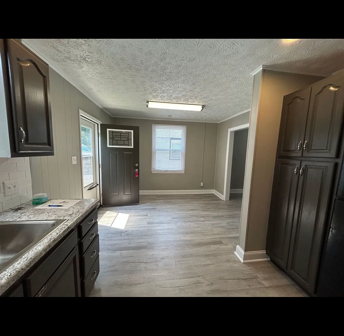 3 bed, 986 sqft, $1,400 — Photo 1