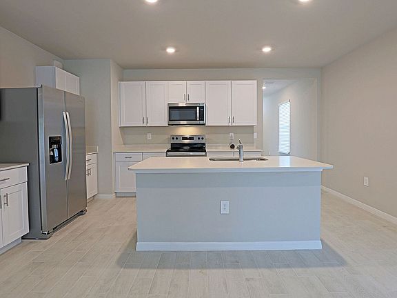 4th image of 1156 Brooklands Dr