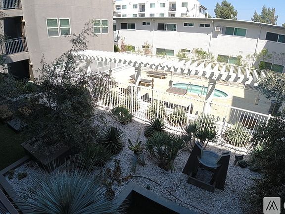 3rd image of 11925 Kling St APT 204