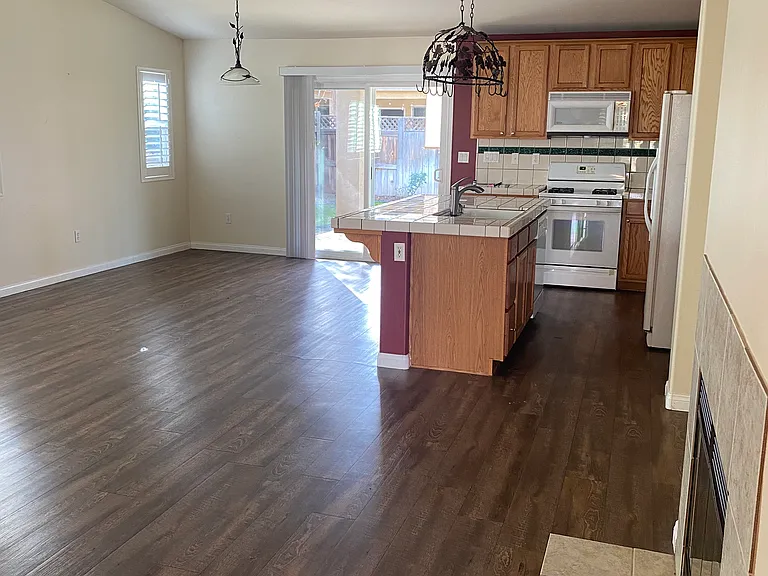 1507 Frish Moss Ct — Photo 3