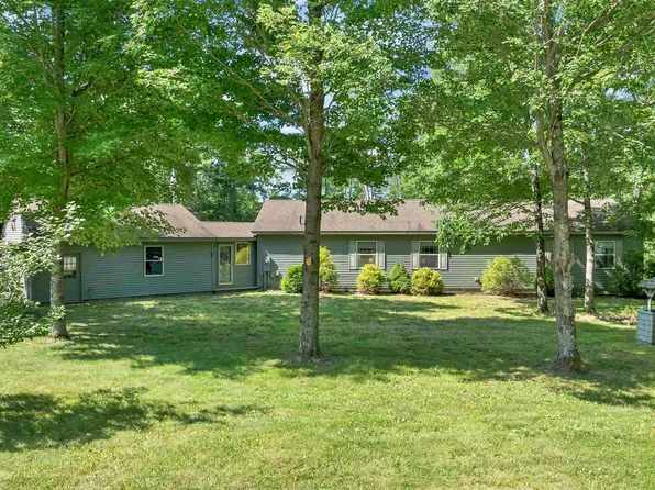 228 Mountain Road, Tuftonboro, NH 03816
