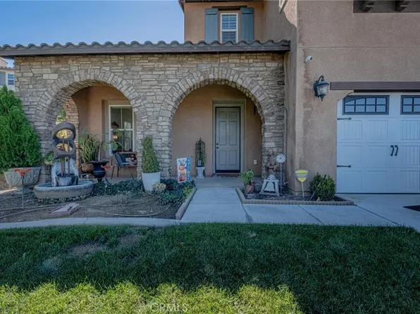 596 Hacienda Dr, Riverside, CA 92507