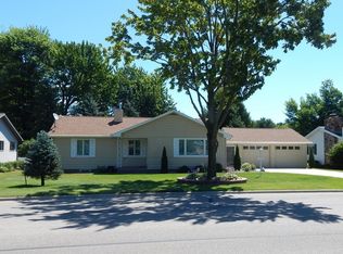 1018 S Evergreen St, Shawano, WI 54166