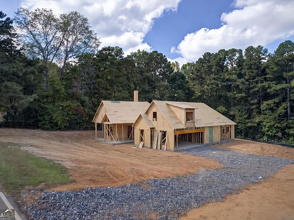 5th image of 447 School Rd