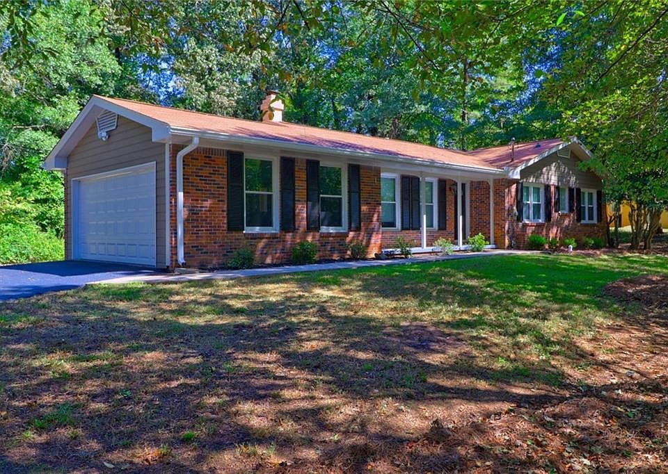 1st image of 2324 Hudson Dr