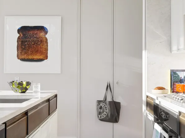 5 Beekman Street 20B image 3 of 11