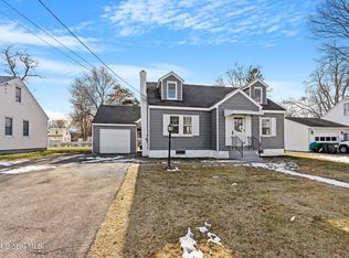 2049 Caldicott Rd, Schenectady, NY 12303
