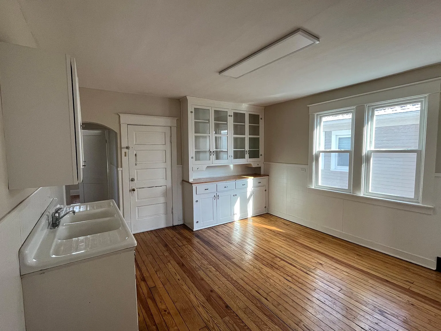 2 bed, 1300 sqft, $1,200 — Photo 3
