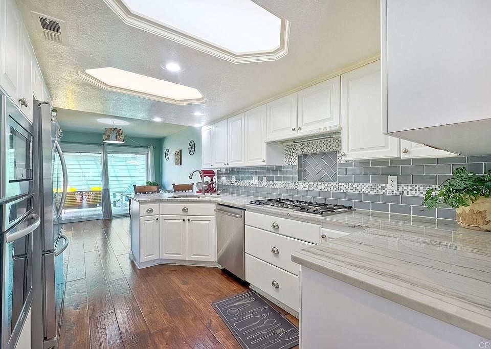 1st image of 914 Wentworth Cir