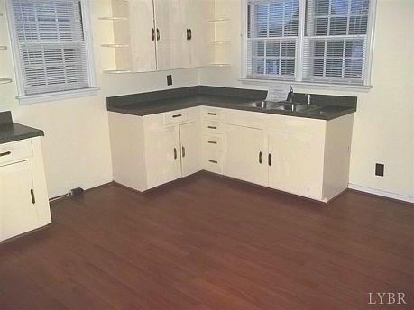 4th image of 1746 Seabury Ave