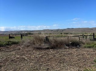 5832 Stagecoach Dr, Homedale, ID 83628