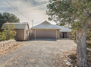 27 Tecolote Rd, Tijeras, NM 87059