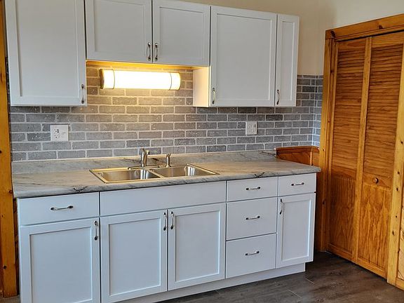 3rd image of 337 E 1st St #337