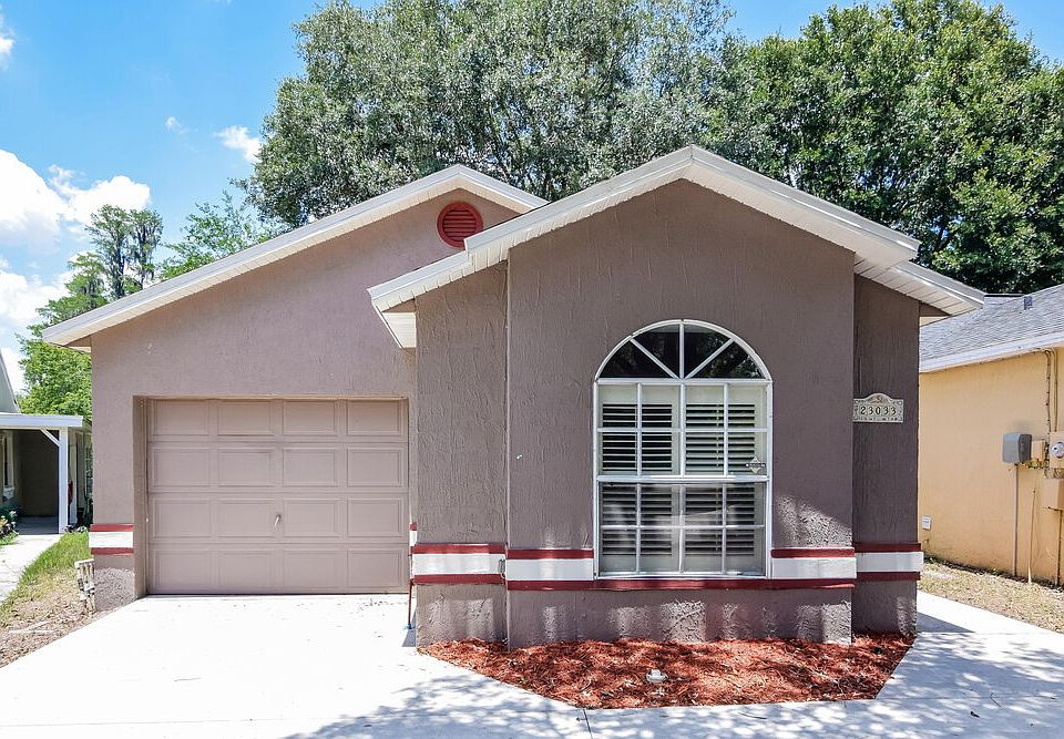 1st image of 23033 Clearwater Pl